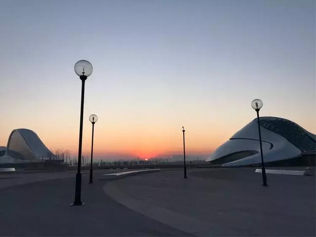 零下24度，哈尔滨大剧院的日出
